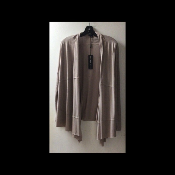 🌟 Open Shrug with Raw Edging - Picture 3 of 8